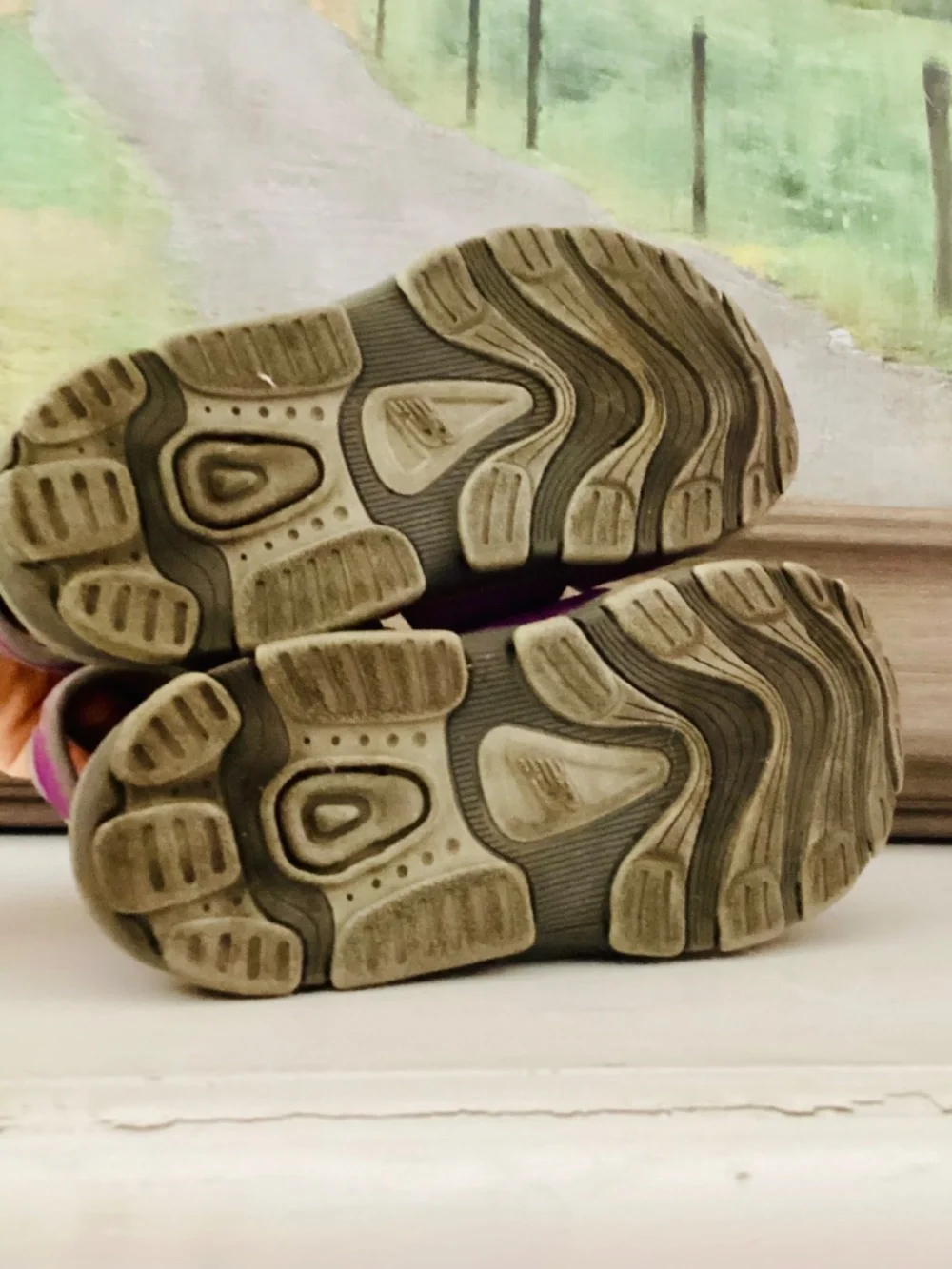 New Balance Adirondack Closed-Toe Sandals Girls Youth Size 2 Purple Outdoor